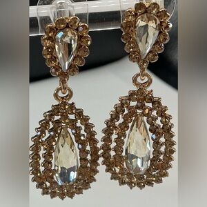 CRYSTAL TEARDROP GOLD TONE DROP EARRINGS